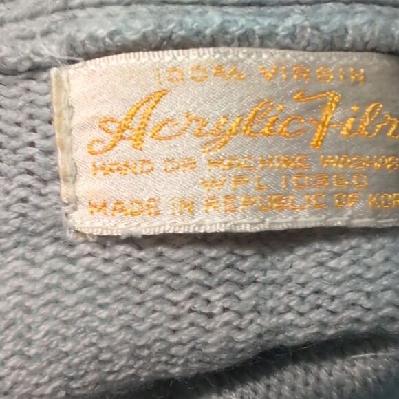 Vintage Women's Light Gray Embroidered Floral Knit Sweater‎ - Picture 2 of 10